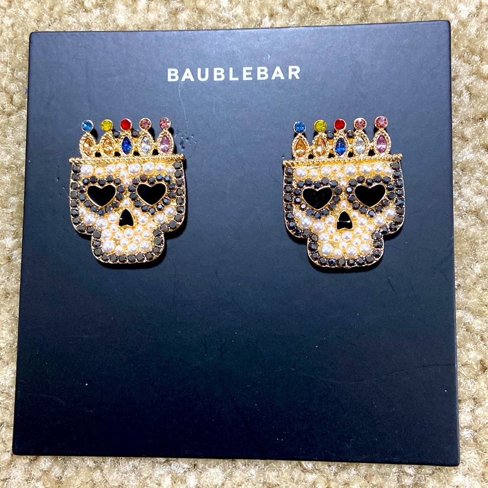 NEW BaubleBar skull king gemstone & pearl gold earrings Halloween fall